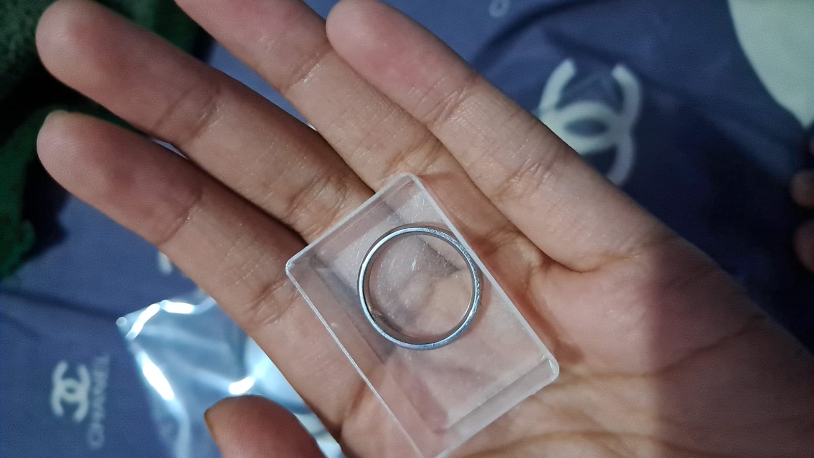 Cincin pertama untuk camot